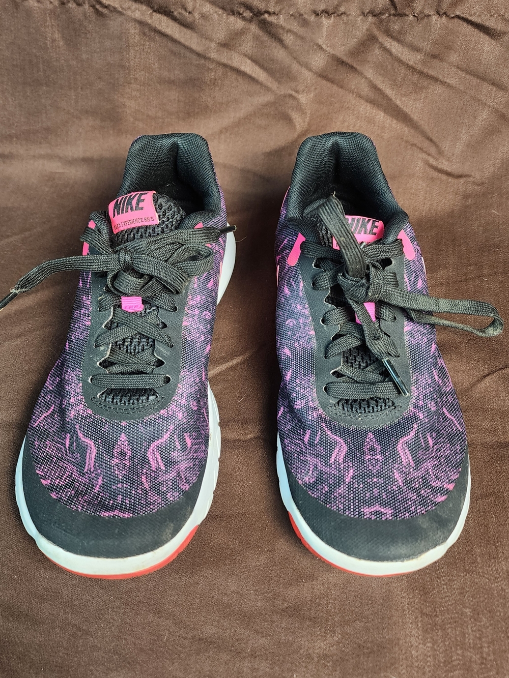 Nike Women’s Black & Pink Knit Athletic Sneakers